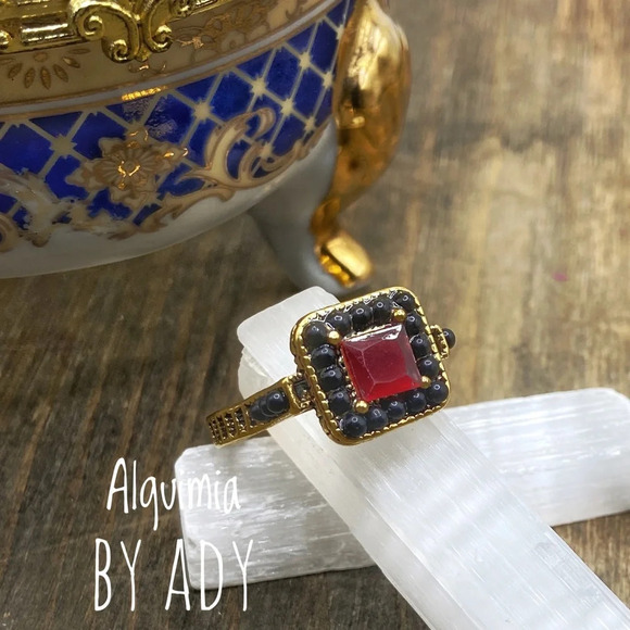 Antique gold style multicolored acrylic jewel tone ring - Picture 1 of 7